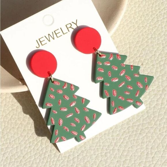 5 for $25 Christmas Tree 🎄 Earrings - Picture 4 of 6